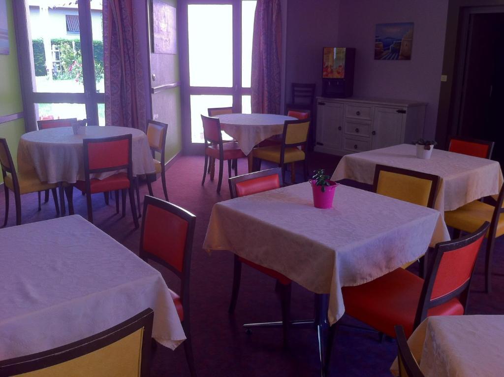 Les Jardins Du Forez Hotel 3*