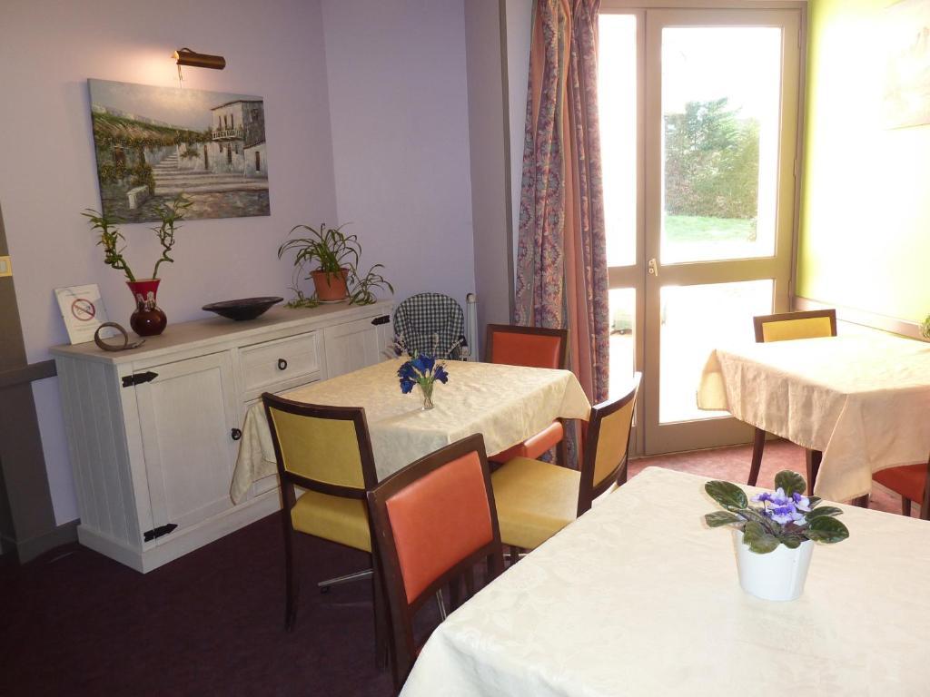 Les Jardins Du Forez Hotel 3*
